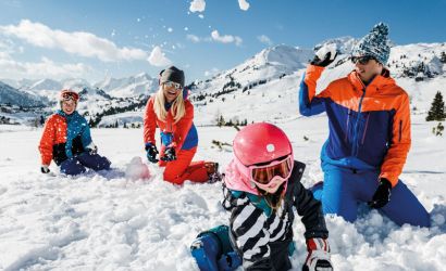 Familie_schneeballschlacht.jpg